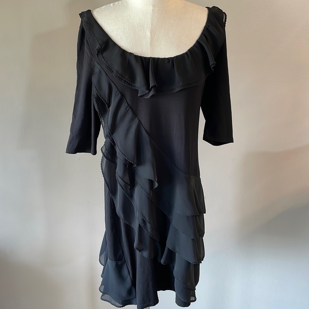 White House black market black stretch ruffled mini dress 1/2 sleeve scoopneck M
